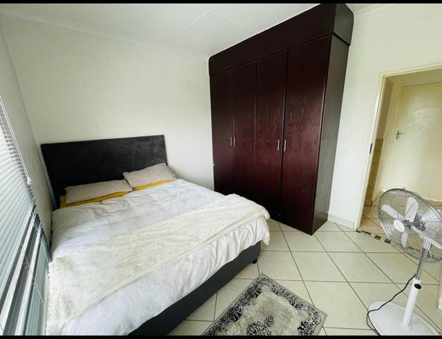 2 BEDROOM APARTMENT FOR SALE IN WATERVAL EAST